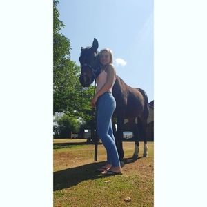 Meet your Posher, Lallie